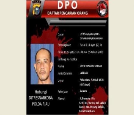 Polda Riau sebar foto dan identitas buronan pemilik 640 butir pil ekstasi.(foto: tribunpekanbaru.com)