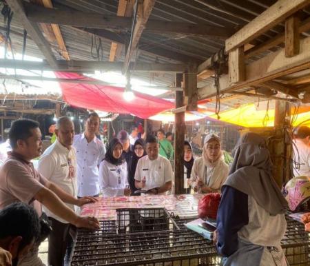 Pasar murah jelang Ramadhan.(foto: mcr)