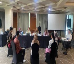 Para peserta mengikuti proses seleksi wawancara dan Forum Grup Diskusi (FGD) yang dilaksanakan di Hotel Aryaduta, Pekanbaru (foto/ist)