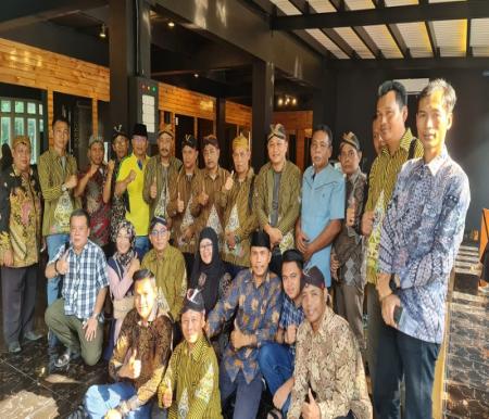 Pertemuan Pujakesuma Riau dan dserah berlangsung di cafe dan restoran One Refinery Coffe Shop di Pekanbaru (foto/ist)