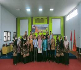 Politeknik Negeri Padang (PNP) Kampus Pelalawan menggelar pelatihan pembuatan video pembelajaran bagi para guru SMP PGRI Kabupaten Pelalawan.