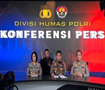 Karo Penmas Divisi Humas Polri, Brigjen Pol Ahmad Ramadhan dalam konferensi pers terkait pengungkapan kasus TPPO.(foto: bayu/halloriau.com)