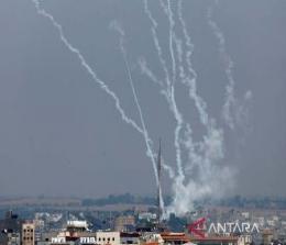 Israel menyerang Jalur Gaza menewaskan puluhan rakyat Palestina (foto/antara)