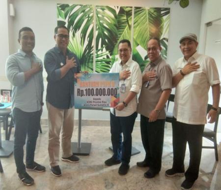 PTPN V salurkan donasi untuk sukseskan Porwil XI Sumatera 2023 di Riau.(foto: mcr)