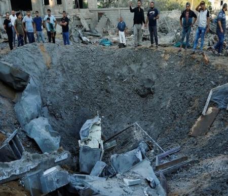 Potret efek bom Israel di Gaza (Reuters/Ibraheem Abu Mustafa).