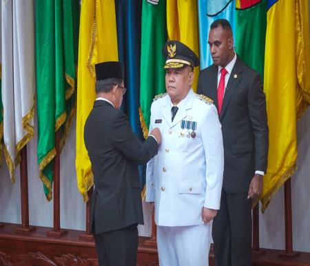 Mendagri RI, Tito Karnavian secara resmi melantik SF Hariyanto sebagai Pj Gubernur Riau di Gedung Kemendagri, Jakarta (foto/ist)