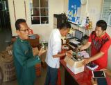 Disperindagkop UKM Kabupaten Kepulauan Meranti melakukan peninjauan terhadap salah satu gudang  distributor sembako