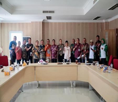 Rapat persiapan event Bakar Tongkang di ruang pertemuan Kantor Bupati Rohil (foto/int)