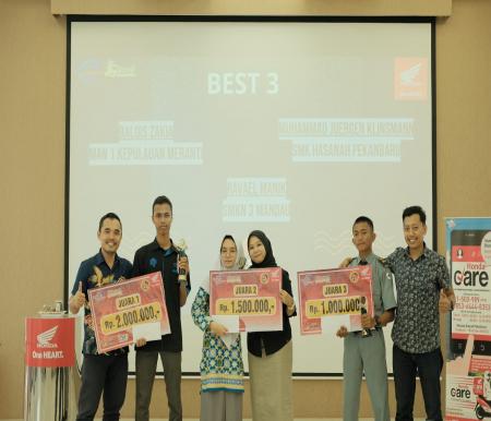 Para Pemenang AHMBS 2023 Regional bersama para juri di event AHMBS Regional Riau.(foto: istimewa)