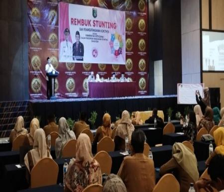 Walikota Dumai, Paisal membuka acara rembuk stunting, dalam percepatan penurunan stunting (foto/Bambang)