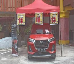 Daihatsu pamerkan Rocky di Mal Pelayanan Publik Pekanbaru.(foto: rahmat/halloriau.com)