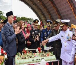 Walikota Dumai H. Paisal menghadiri acara HUT TNI Ke-77 di lapangan Taman Bukit Gelanggang Jalan HR Subrantas, Rabu (5/10/2022).(foto: bambang/halloriau.com)