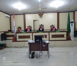 Persidangan kasus pencabulan anak terhadap terdakwa Opung ditunda pekan depan.