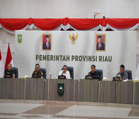 Gubernur Riau, Edy Natar Nasution kumpulkan perusahaan kelapa sawit (foto/int)