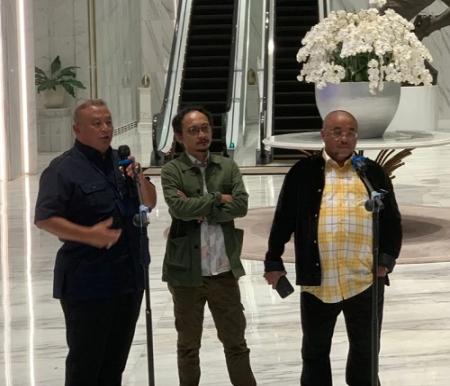 Sekjen NasDem Hermawi Taslim (dari kiri), Sekjen PKB Hasanuddin Wahid, dan Sekjen PKS Sekjen PKS Aboe Bakar Alhabsy saat memberikan keterangan di NasDem Tower, Kamis (22/2/2024)
