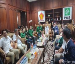 Pertemuan elite NasDem di Sekber Koalisi Gerindra-PKB.(foto: detik.com)