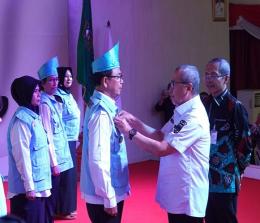 Gubri Syamsuar mengukuhkan kepengurusan forum penyuluh anti korupsi dan ahli pembangun integritas Provinsi Riau masa bakti 2022-2026 di Gedung Daerah Balai Serindit, Rabu (24/5/2022).
