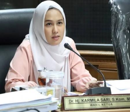 Ketua Pansus Ranperda retribusi dan pajak daerah DPRD Riau Riau, Karmila Sari.(foto: int)