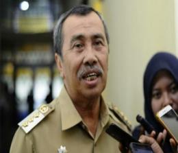 Gubernur Riau, Syamsuar (foto/int)