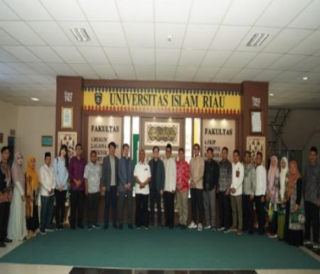 Rektor UIR dan INHA University saat berkunjung ke UIR.(foto: istimewa)