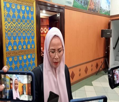 Anggota Komisi V DPRD Riau Ade Hartati ungkap 9.000 anak tak tertampung sekolah negeri (foto:Rinai/halloriau)