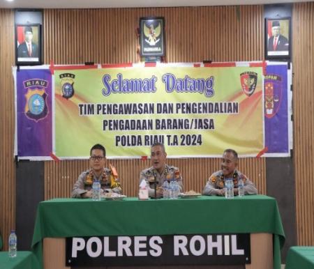 Biro Logistik Polda Riau mengunjungi Mapolres Rohil (foto/Afrizal)