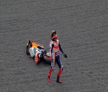 Marc Marquez crash di Sirkuit Mandalika.(foto: int)