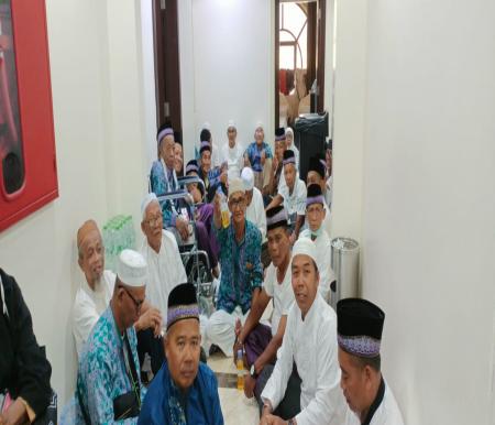 Jamaah haji Bengkalis bersiap berangkat ke Mekkah dari Madinah.(foto: zulkarnaen/halloriau.com)