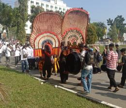 Pawai Budaya dalam Rangka HUT Riau ke-65 dan HUT RI ke-77  berlangsung Meriah. Pada iring-ringan dengan Rute GOR Tribuana dan Gedung Daerah Jalan Diponegoro Pekanbaru, Sabtu (20/8/2022)