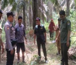Tim BBKSDA Riau di Desa Lubuk Raja.(foto: mcr)
