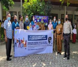 PT Sumatra Riang Lestari menggelar kegiatan vaksinasi pelajar di SDN 0157 Kecamatan Lima Puluh, Pekanbaru.