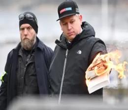 Rasmus Paludan pemimpin partai politik sayap kanan Denmark bakar salinan Alquran (foto/int)