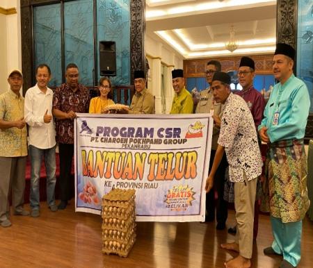 PT Charoen Pokhpand turut menyalurkan bantuan melalui Pemerintah Provinsi Riau (foto/Mg1)