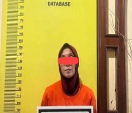 ART berinisial MW ditangkap polisi di Pekanbaru atas dugaan kasus penipuan (foto/int)