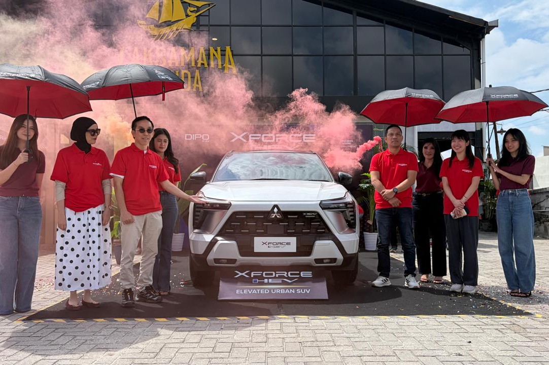 <p>Manajamen Mitaubishi saat me-launching Xforce HEV di Pekanbaru, Kamis (23/7/2026). Foto Ist</p>