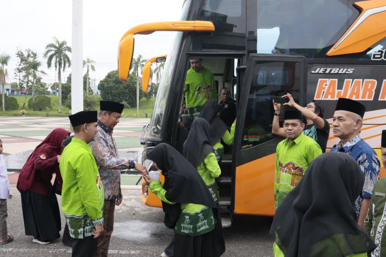 pelepasan-kafilah-Inhu-MTQ-Riau-halloriau.jpeg